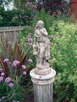 Picture of Slave Girl Stone Statue