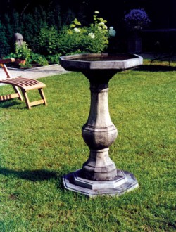 Picture of Pedestal Birdbath