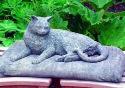 Picture of Resting Cat Stone Ornament
