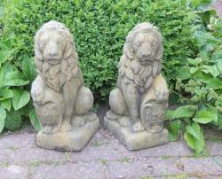 Picture of Shield Lions Stone Statues (Pair)