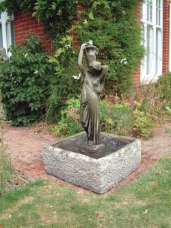 Picture of Water Bearer Fountain and Square Reservoir