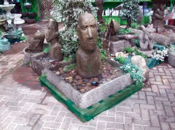Picture of Large Moai Head and Large Square Reservoir
