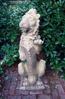Picture of Heraldic Lion Stone Statue