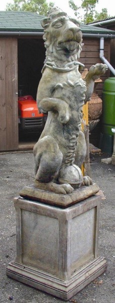 Picture of Heraldic Lion and Plinth Stone Statue