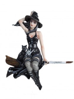 Picture of Celene the Night Witch