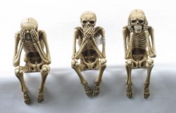Picture of Three Wise Skeletons