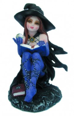 Picture of Morgela the Purple Witch (Small)