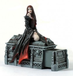 Picture of Await the Night Figurine Anne Stokes (NEW RELEASE)