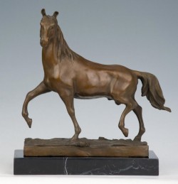 Picture of Stallion Horse Figurine (Medium)