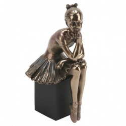 Picture of Ballerina Sitting on Block (Juliana)